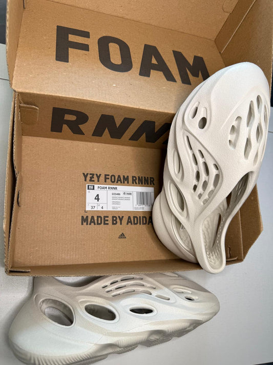Adidas Yeezy Foam RNNR Ararat.