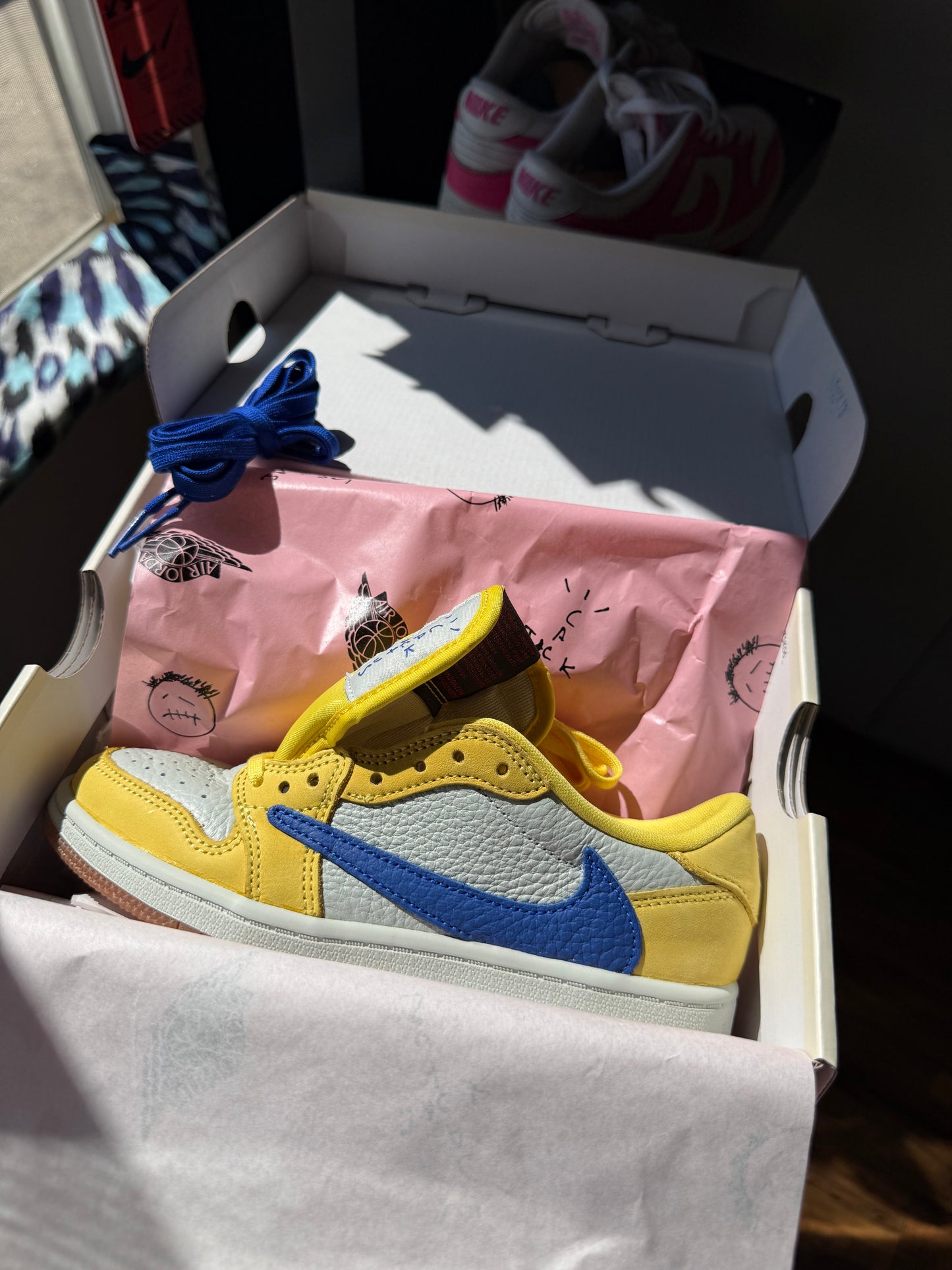 Jordan 1 Retro Low OG SP. Travis Scott  Canary (ps)