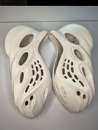 Adidas Yeezy Foam RNNR Ararat.